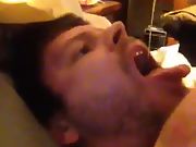 Faggot mick taking own load down his jaws