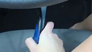 Hasty solo inside car while in public parking lot