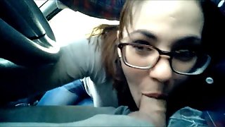 Stunning brown-haired resumes with a new blowjob session in a car