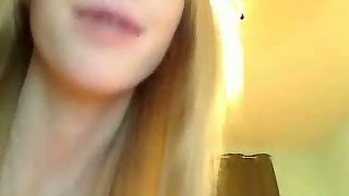 Amateur ash-blonde hottie masturbating on web cam